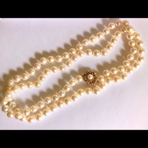 34’’ FRESHWATER PEARLS WITH 14KT YELLOW GOLD CLASP